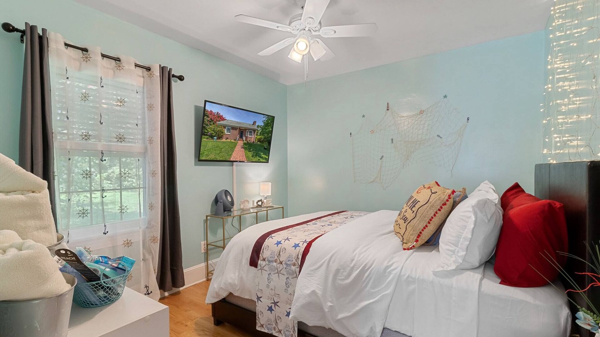 Kilmarnock House | NEW Cozy 2 BD 2 BTH w/Arcade Movie Thtr Pool Tbl
