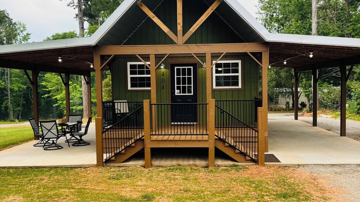 Townville Cabin | New! Cozy Cabin 3/Lake Hartwell/Green Pond Lndg/Broyles Landing/Covered Shelter