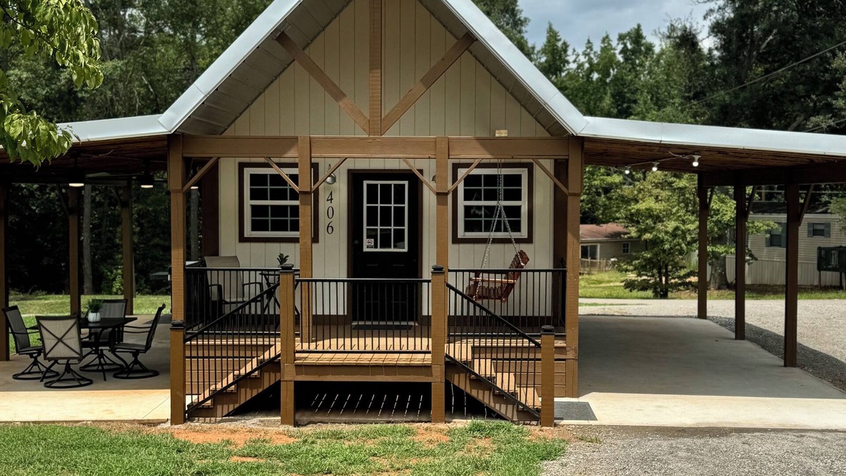 Townville Cabin | New! Cozy Cabin 4/Lake Hartwell/Green Pond Lndg/Broyles Landing/Covered Shelter