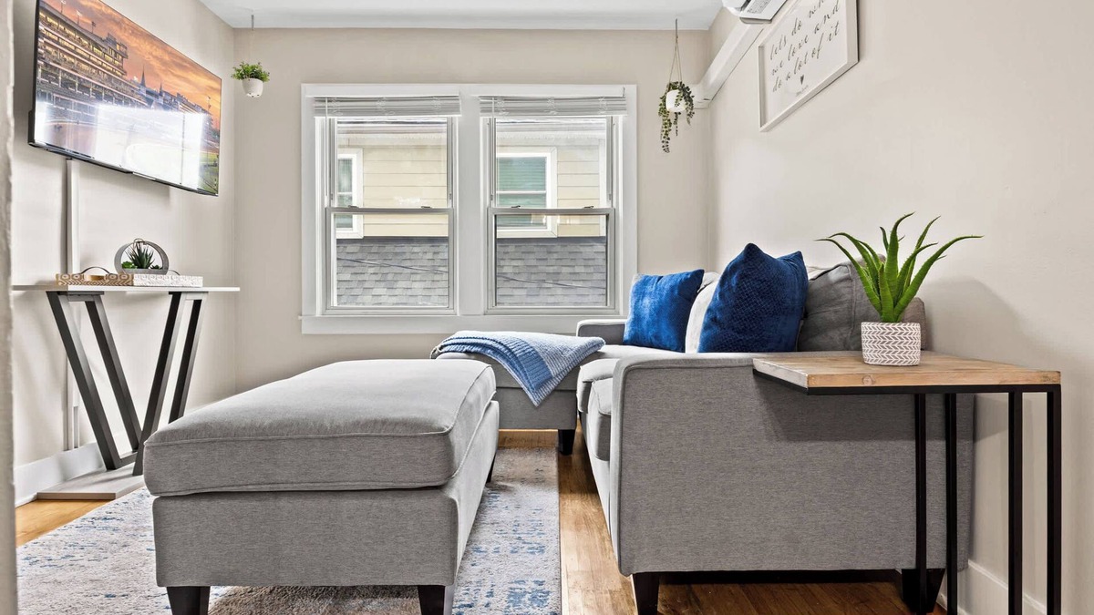 Bonnycastle Apartment | NEW! Cozy Historic Retreat| Heart of the Highlands