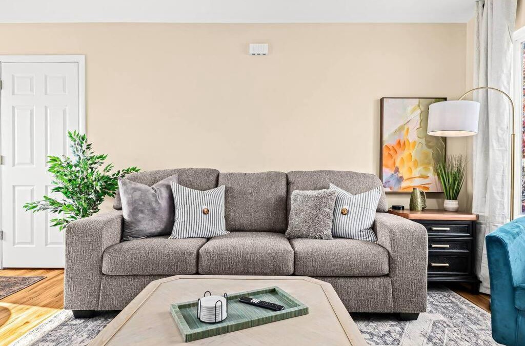 Roseville Apartment | New Cozy Lower Flat in Roseville