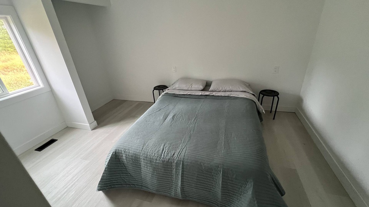 Port Alberni House | New cozy room with shared bathroom