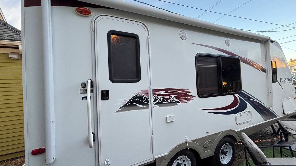 York House | NEW! Cozy RV with WiFi and AC in beautiful Bellingham