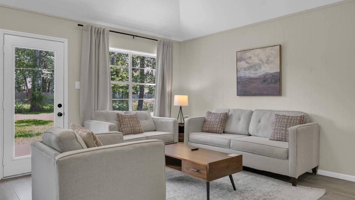 Grogan's Mill House | NEW! Cozy Single Story 3BR in The Woodlands | Pet Friendly, Yard, Workspace, Great Location