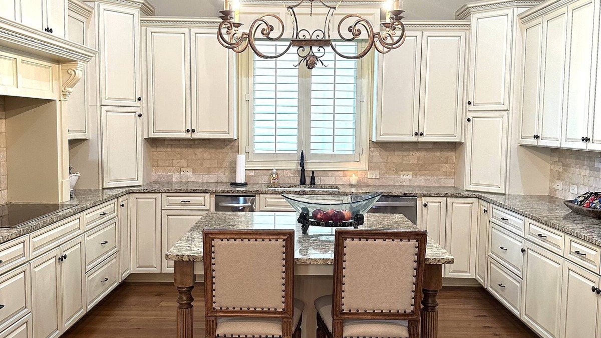 Oxford House | New Custom Oxford Home 2 miles from the square