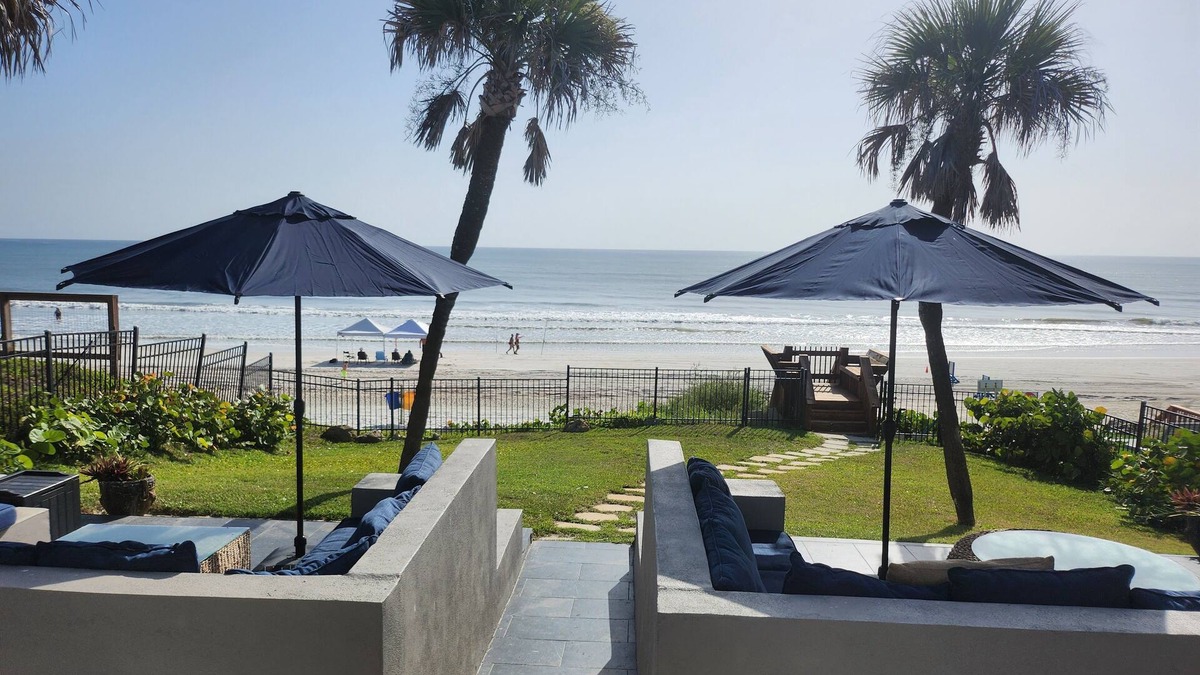 River Ridge Estates House | NEW! Daytona Beach, FL. Beachfront Estate 8 Beds 3 Ba, 1/2 acre, Sleeps 13