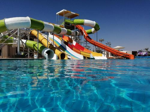 Village Road Resort | New Eagles Aqua Park Resort