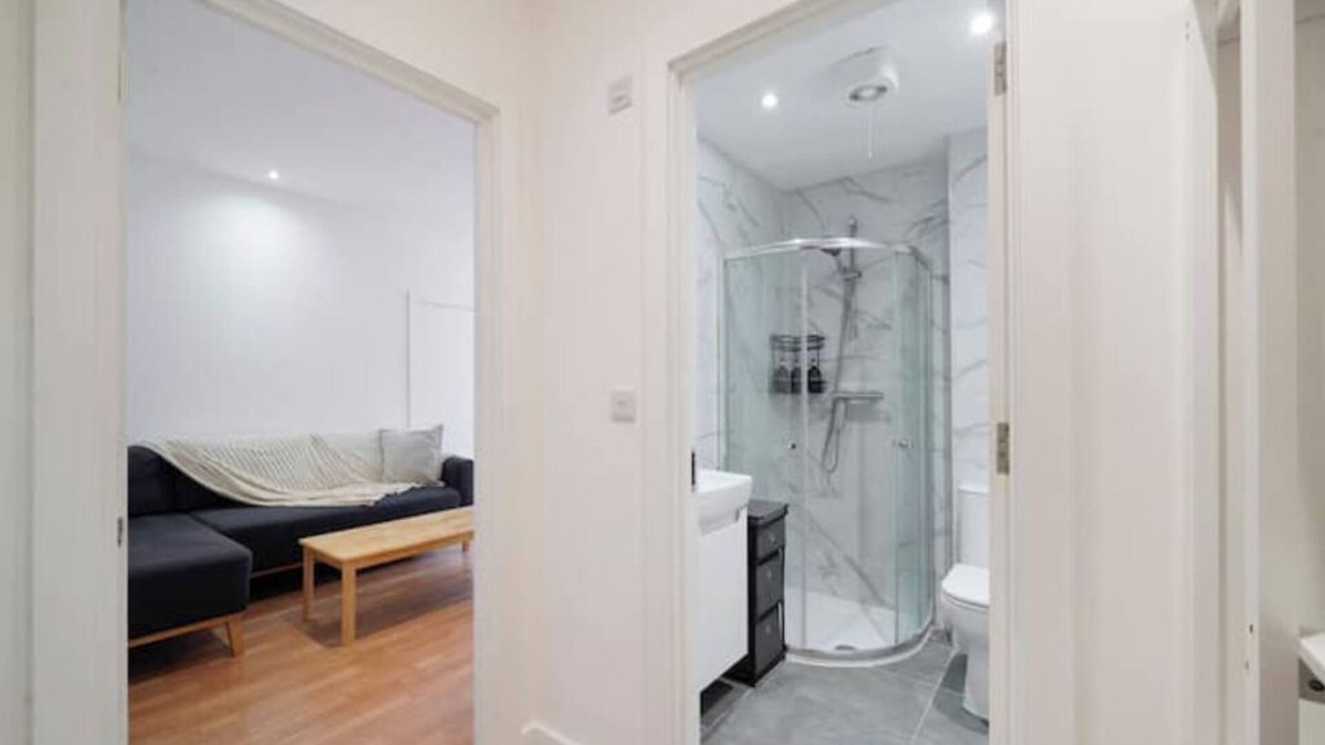 Borehamwood House | New Entire One Bedroom Flat
