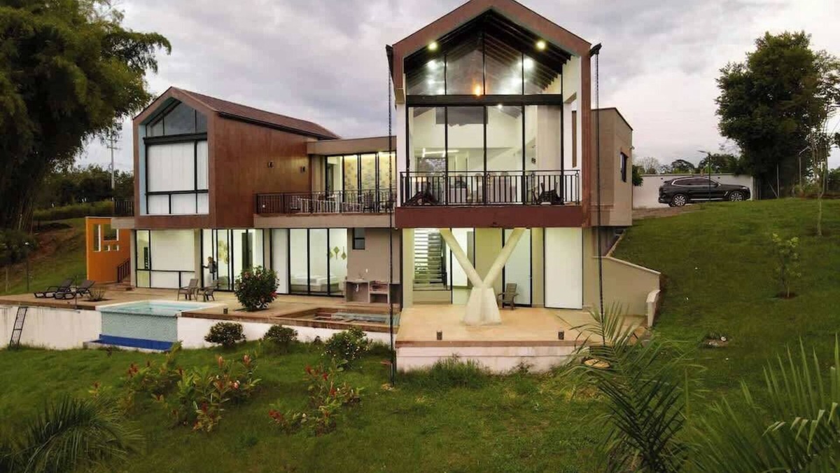 Filandia House | New Espectacular Chalet de lujo con vistas de lujo