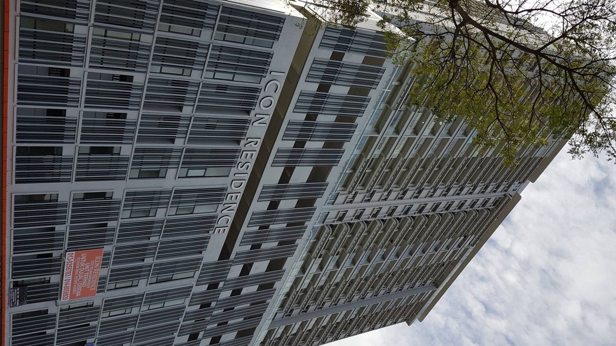 Bukit Kecil Condo | new executive ocean view 3 bd condo with pool gym