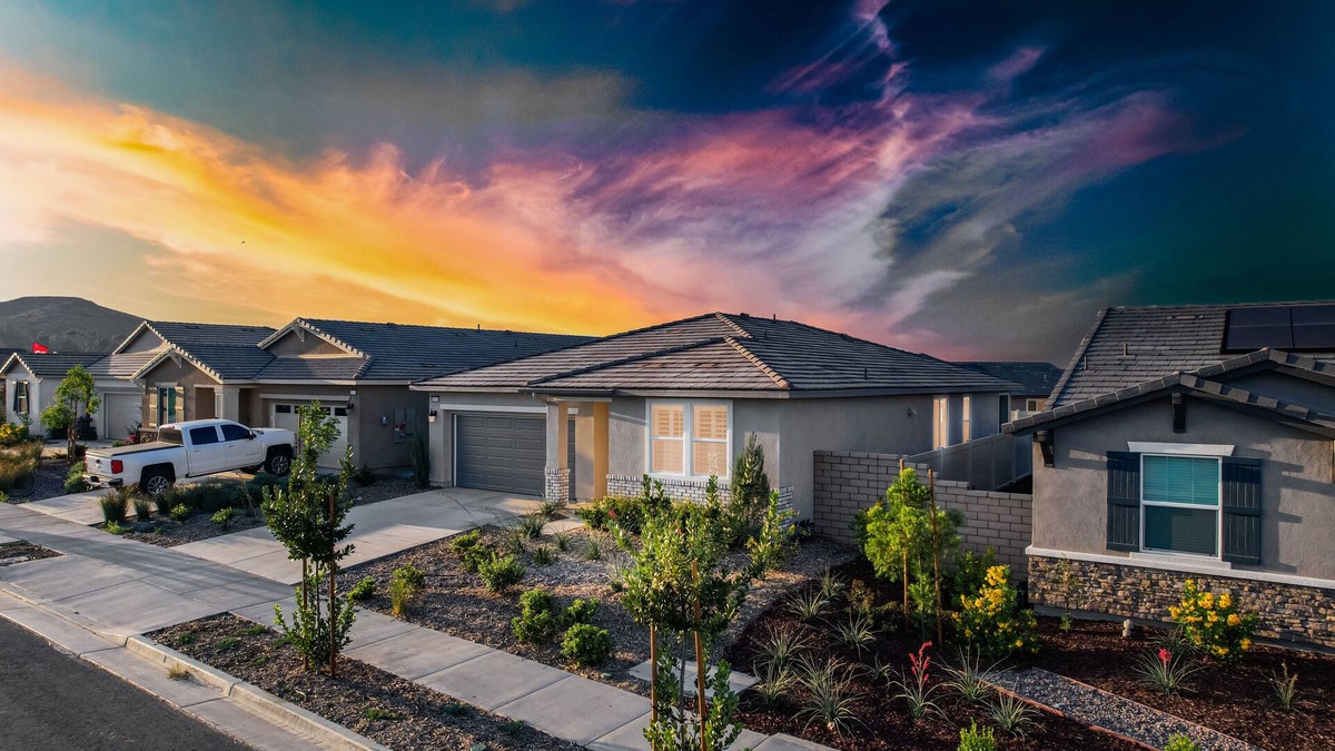 Menifee House | New Executive Stay in Menifee, Seasons Bravada