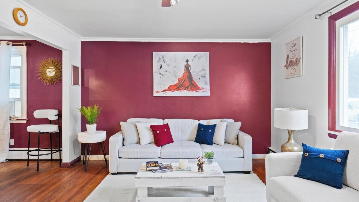 Scranton House | NEW! " Fall Season " open space concept & cozy 2 bed ranch - min from downtown
