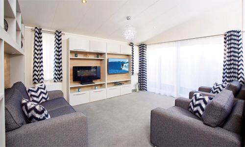 New Forest District Cabin | New Forest Lodges Bashley Park
