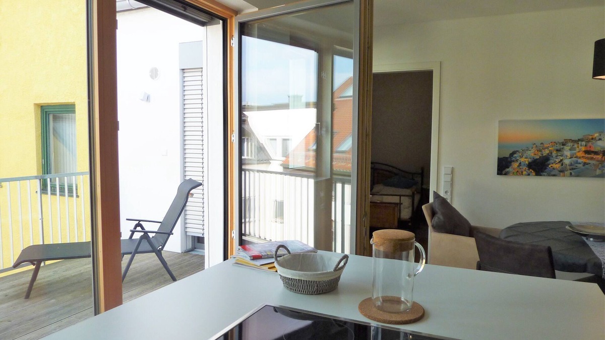 Freising Apartment | New! Freising center Luxury Overlooking the rooftops with balcony overlooking the Cathedral Hill
