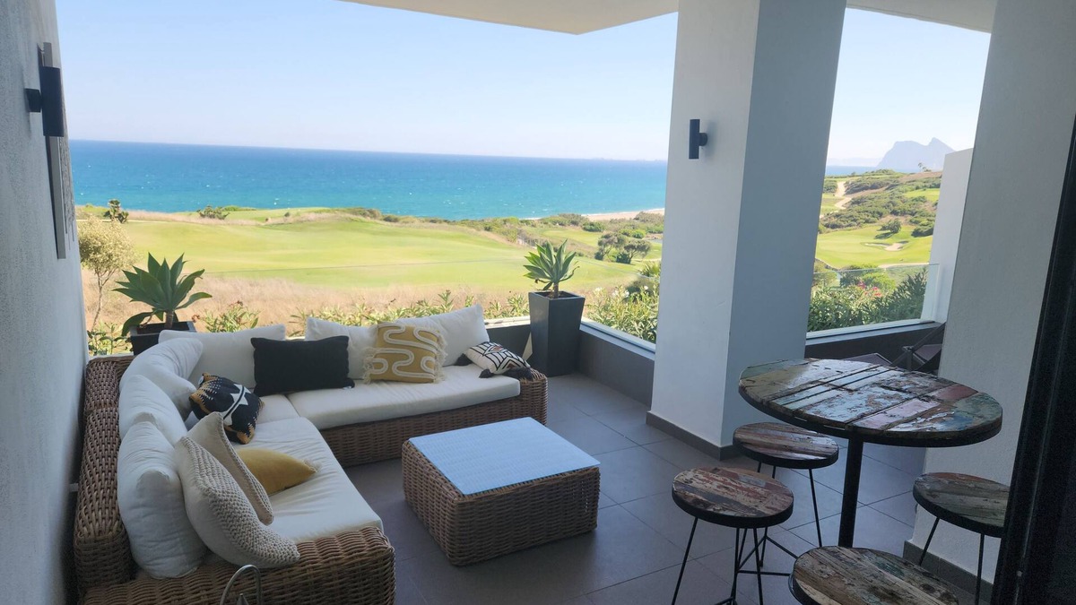 San Roque Apartment | New front line beach/Golf with views of Gibraltar and Africa.
