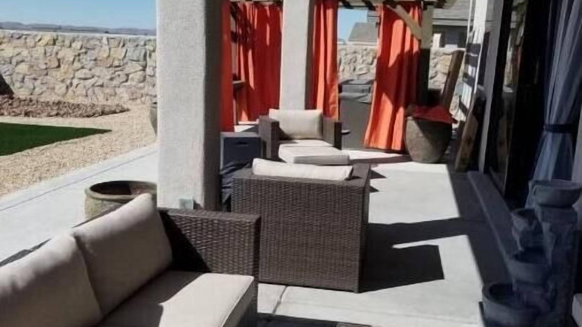 Las Cruces House | NEW Fun gamehouse & modern 4b/2b retreat with hot tub