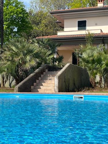 Crociale Villa | NEW Garda Golf Villa with pool and private garden