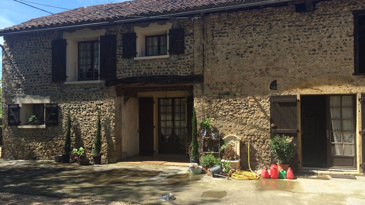 Ju-Belloc Cottage | New gite in quiet spot within easy reach of amenities. + local attractions