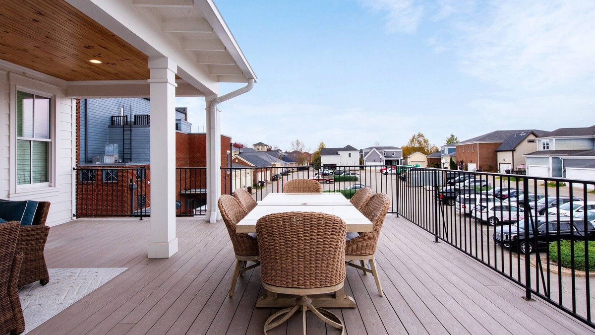 Prospect House | NEW Golf, Horse, Bourbon, Shops, Downtown, Pets Local Dining, Fully Loaded