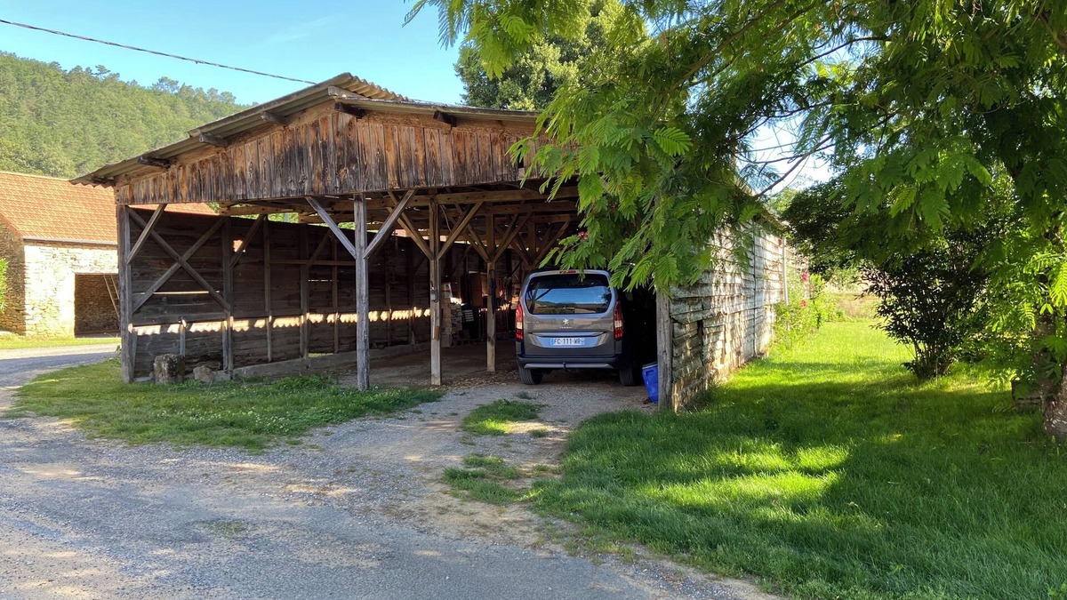 Montignac Apartment | New ground floor apartment in renovated farmhouse on grassed courtyard.