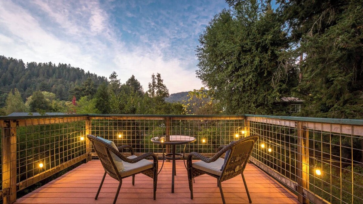 Guerneville House | NEW Gurneville Backyard Oasis + Spa + Firepit + Dog Friendly + Wi-Fi