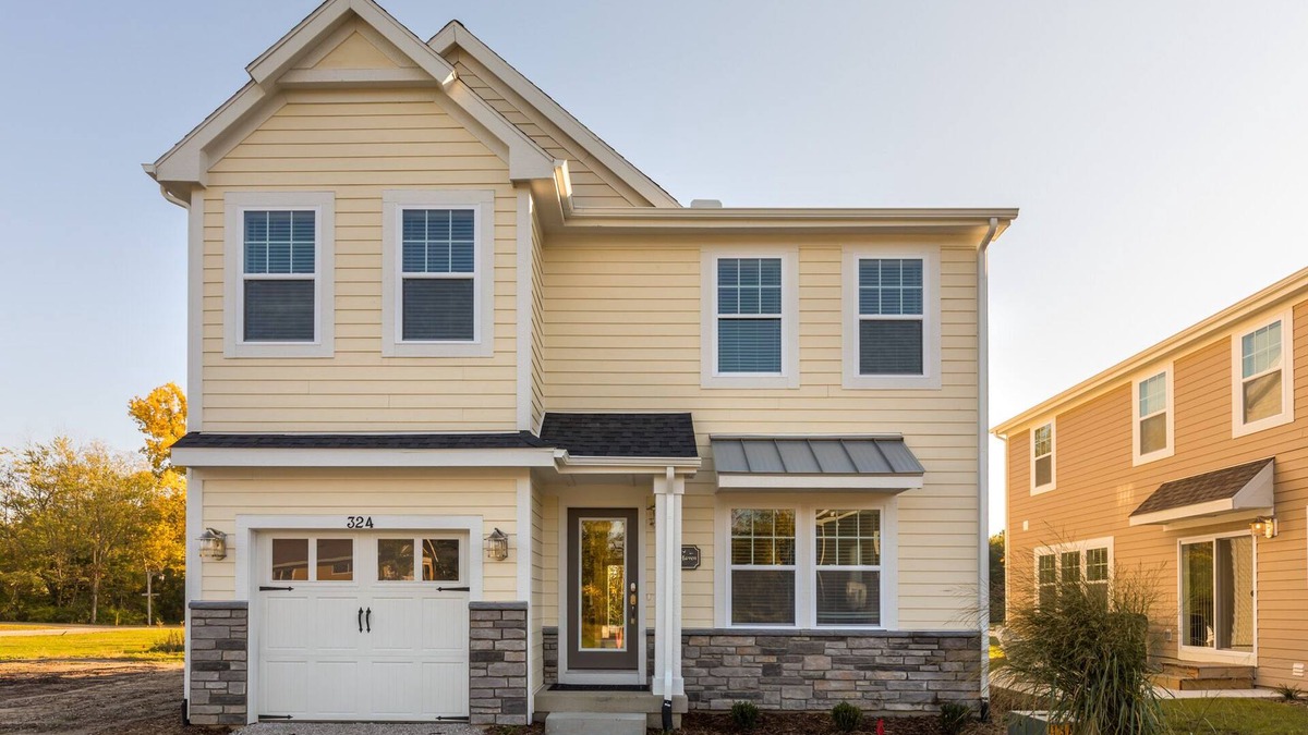 South Haven House | New Haven Cottage; open-concept main floor, close to beaches