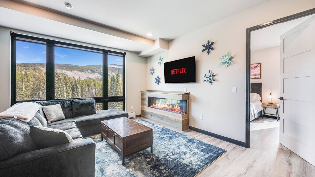 Winter Park Condo | New Hike/Ski in/out Modern Condo-Mountain Views