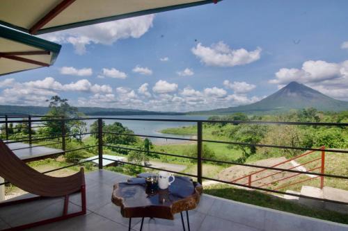 El Fosforo House | New, Hilltop Bungalow 1 W- Spectacular Volcano View