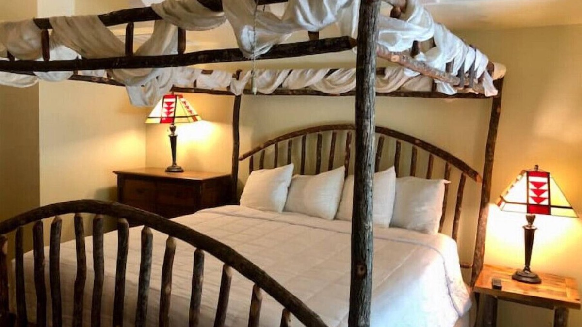 El Portal Cabin | NEW - Historic Landmark log cabin on Merced River