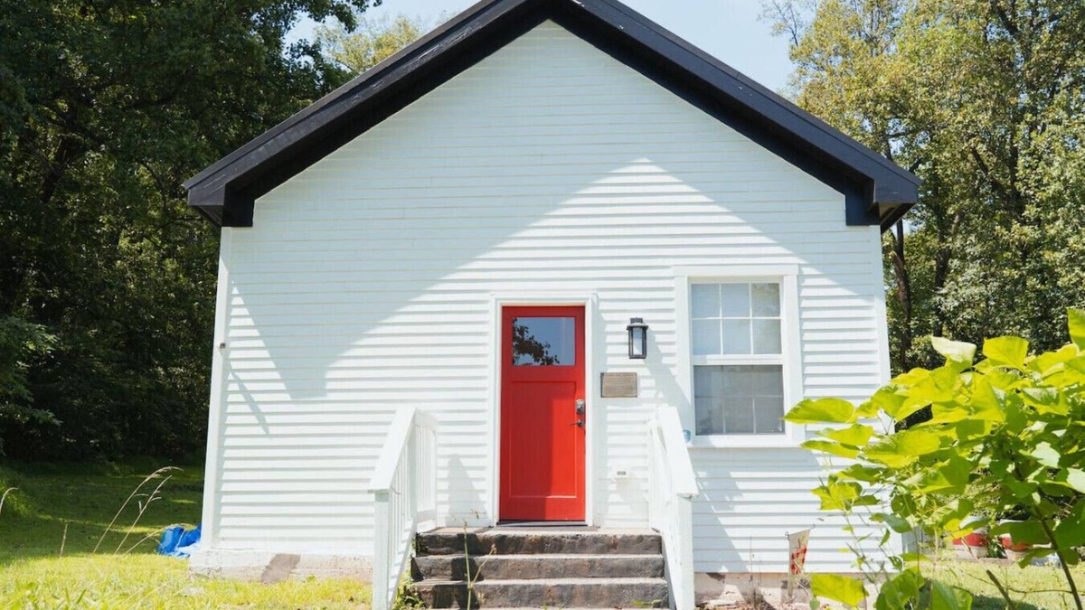 Linden Apartment | NEW! Historic Schoolhouse HotTub+FirePit+Wineries