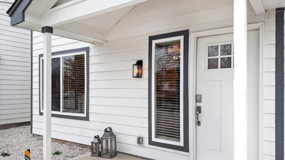 Denver Heights House | NEW Home 3 mi to Downtown & Riverwalk Near BMT grad 1mi to Alamodome-FrostBank