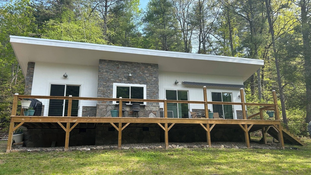 Brevard House | New home close to DuPont and Pisgah National Forest