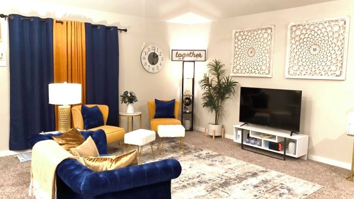Southside House | New Home 🏠 Near Lackland Air Force Base, Sea World , Fiesta Texas & Six flags!