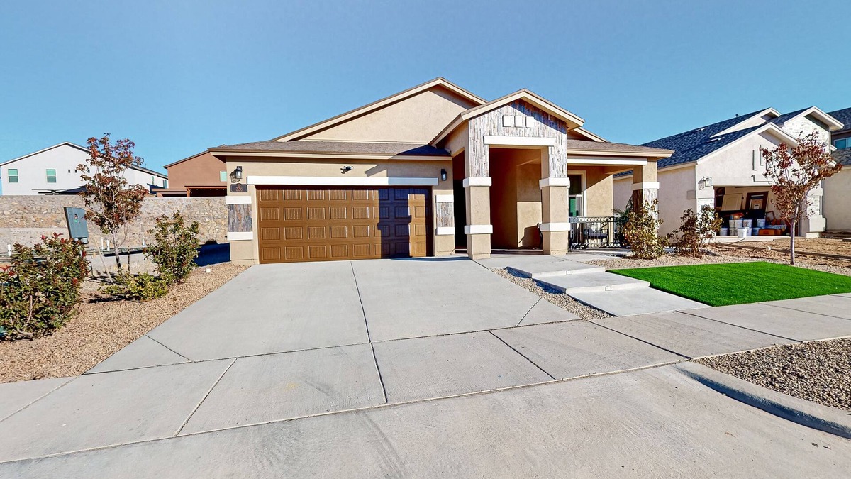Biggs Field House | New home with private yard, outdoor games, BBQ, central AC, & W/D