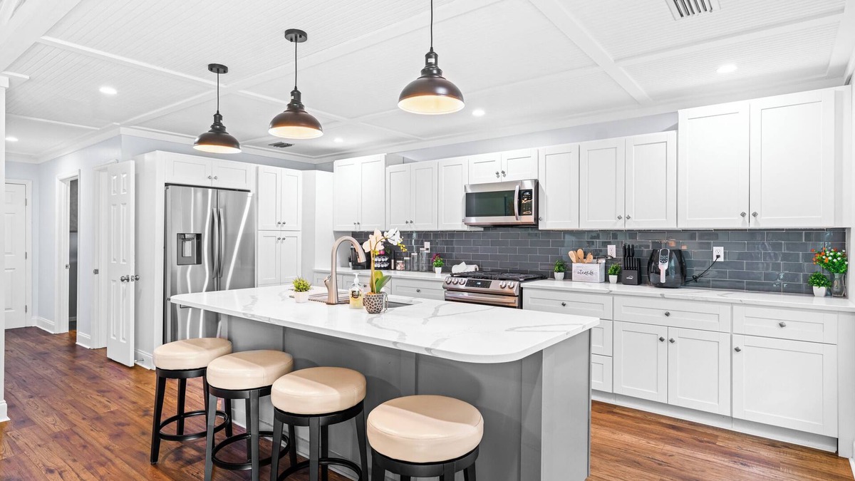 Savannah House | NEW IMMACULATE and quiet 4br Retreat between SAV DownTown & Tybee Island