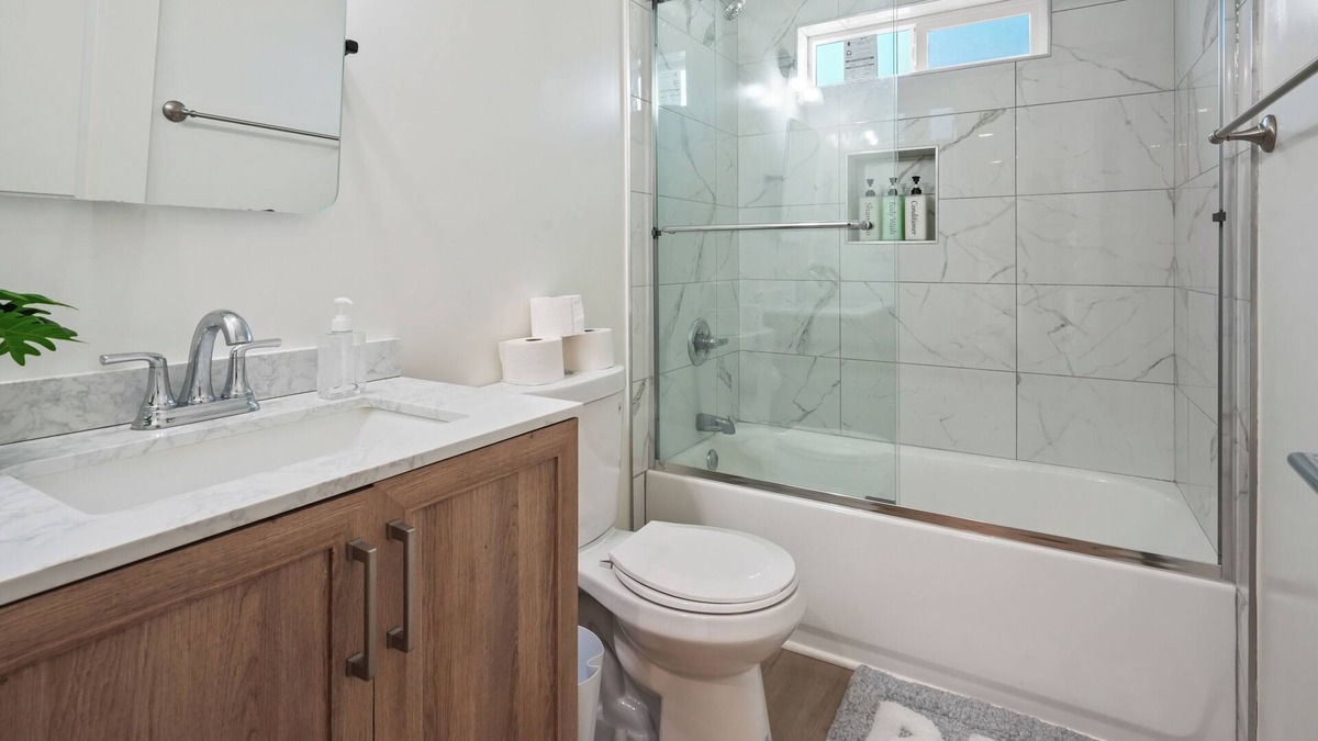 Vernon House | NEW! Koreatown+Universal Studios