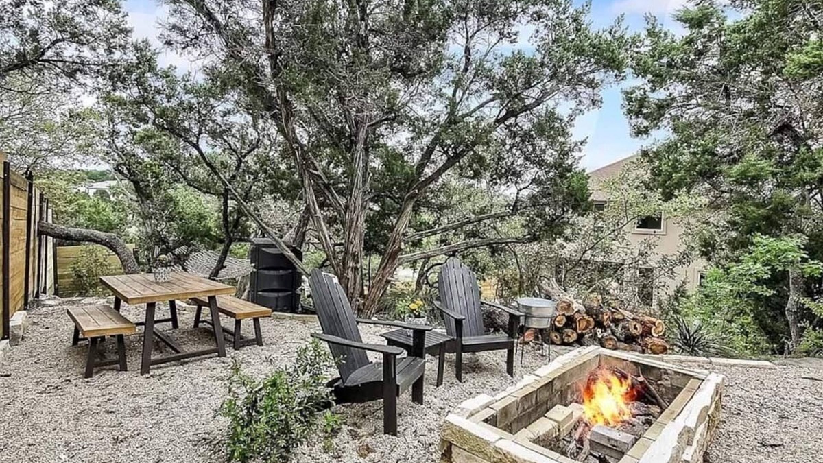 McNeil House | New Lake Travis Retreat Home . Mt View . 3 bd 3 ba
