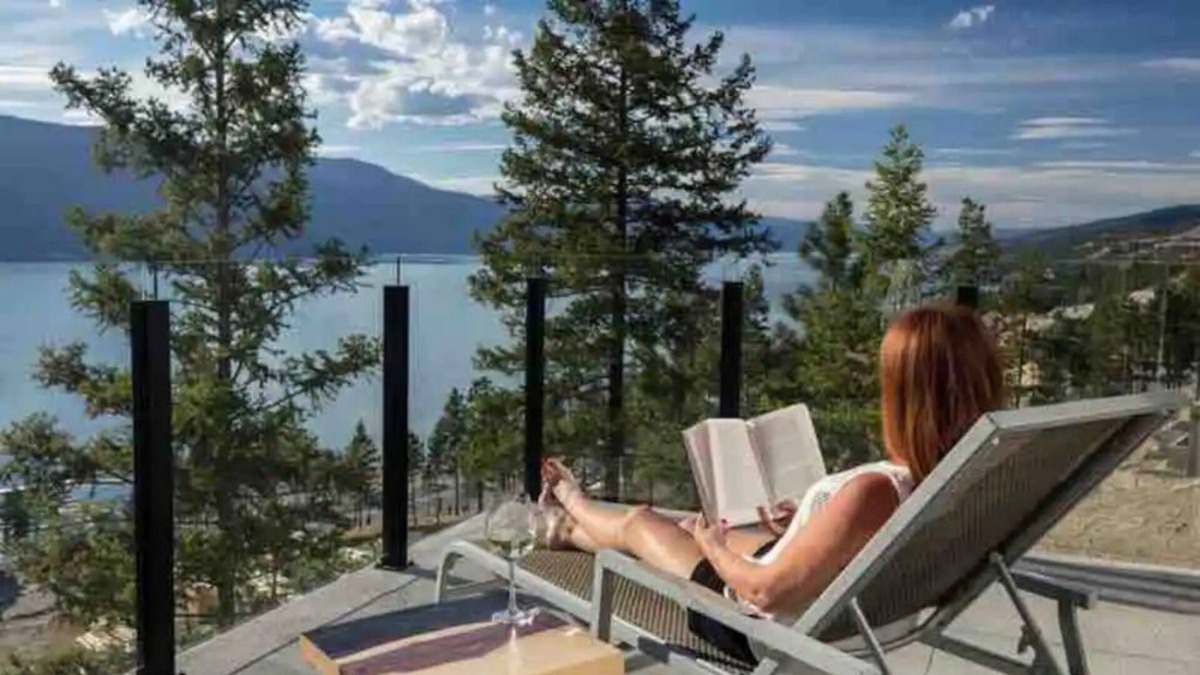 McKinley House | New Lakeside 4 bedroom home in Kelowna