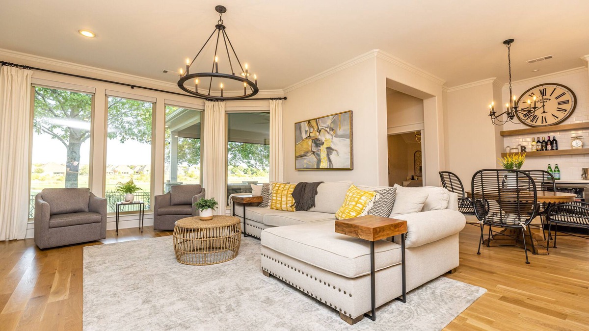 Lantana House | NEW! Lantana Home Overlooking Golf Course & Pond!