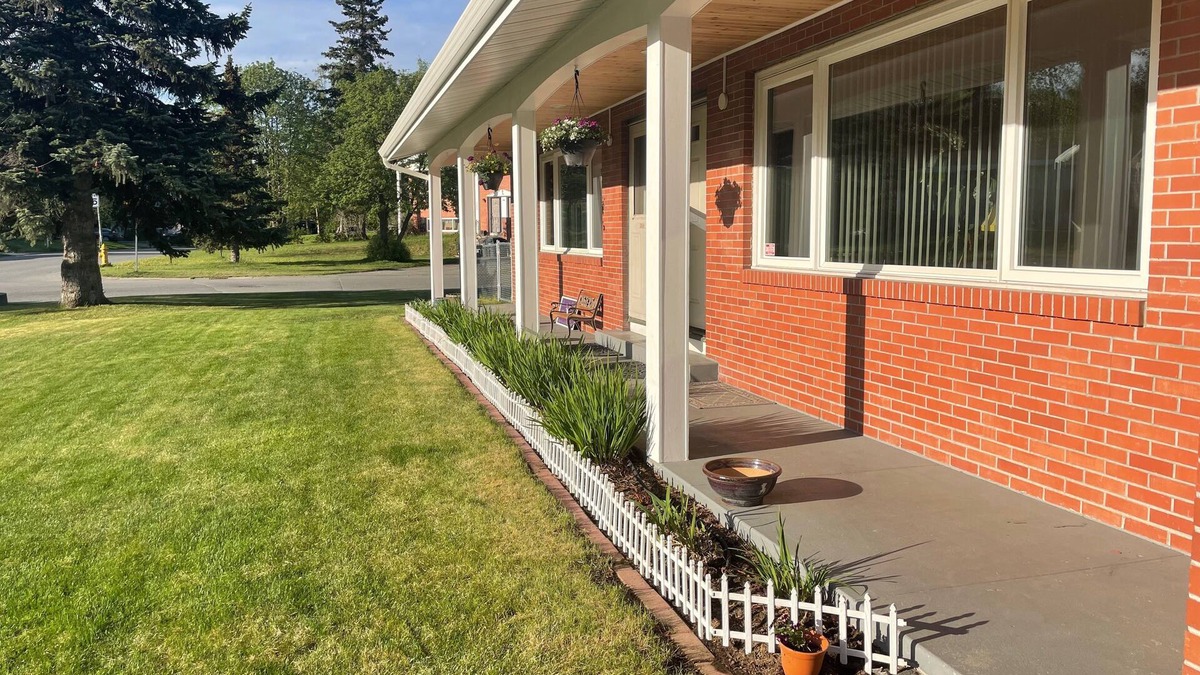 University Area House | New Listing! 1400 sq ft 3 bedroom-queen beds-stunning mountain views