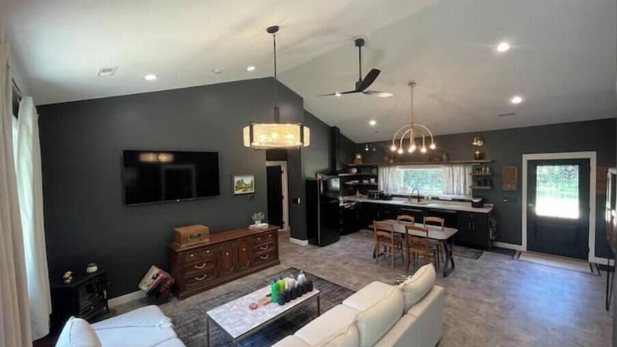 Wisconsin Dells House | New Listing 2BR/2BA lake access to Trout Lake, HotTub, Firepit, beautiful views