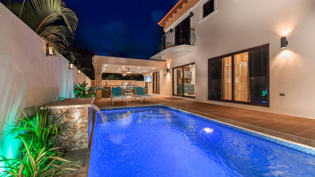Esmeralda House | New Listing: 3-BDR/3.5BATH house with WiFi, AC, private pool and beach supplies