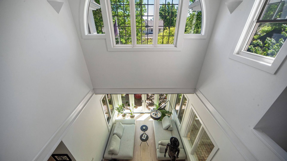 Palo Park House | NEW LISTING 4 private suites+bonus 5th bedroom! Hot Tub on 3/4 acre. Family+Pets
