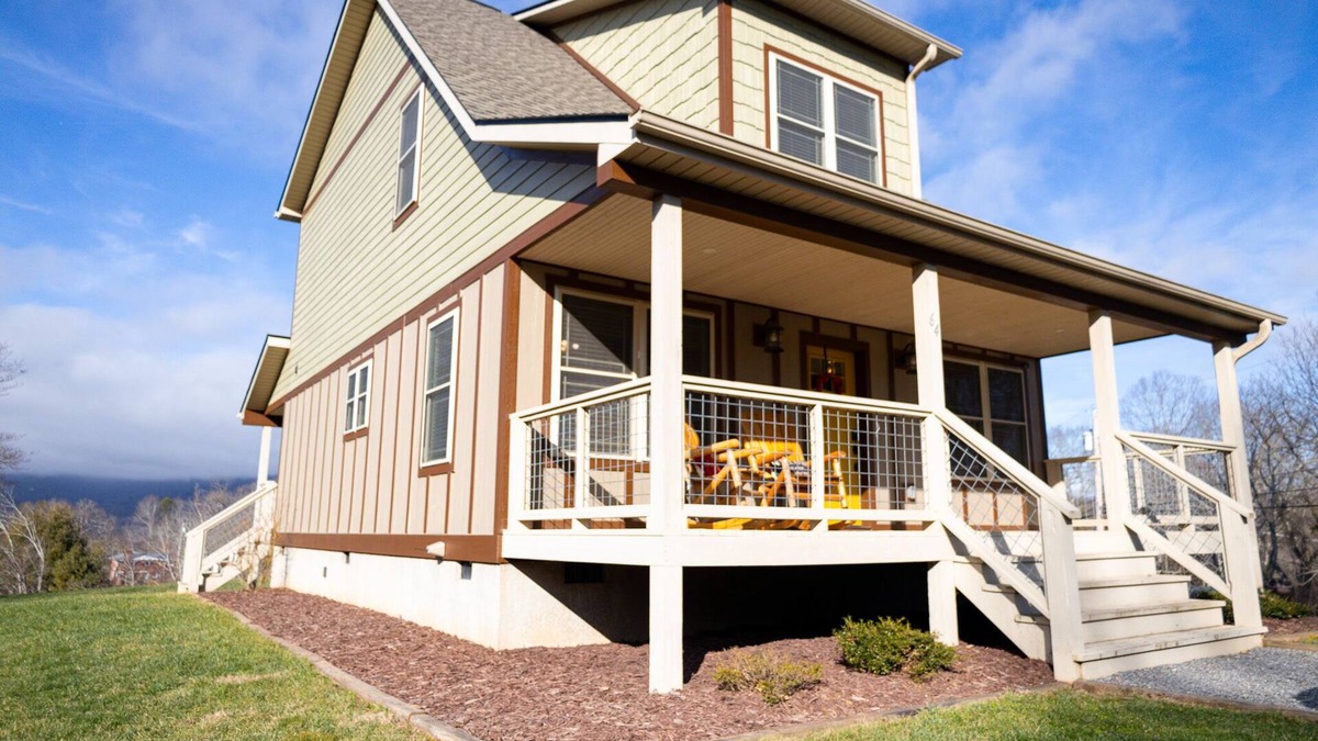 Waynesville House | NEW LISTING, Beautiful Mountain views, Minutes to downtown, New construction