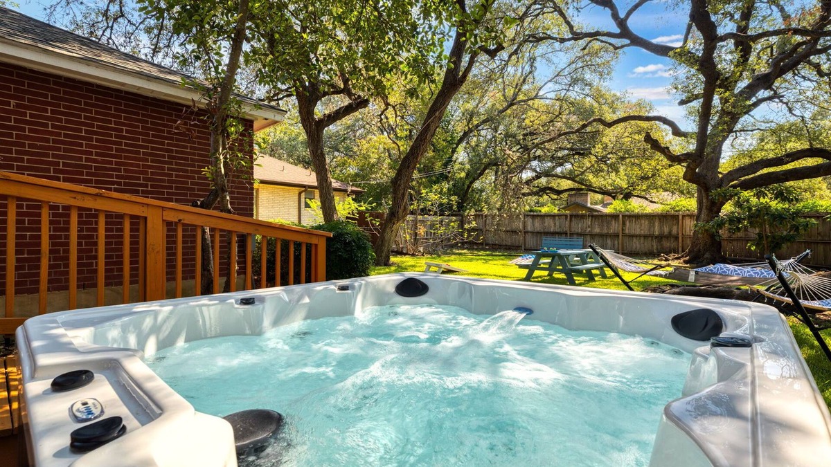 North San Antonio - SAT House | New Listing! Castle Hills Gem - Sleeps-14 - Game Room - Hot Tub - Best Location!