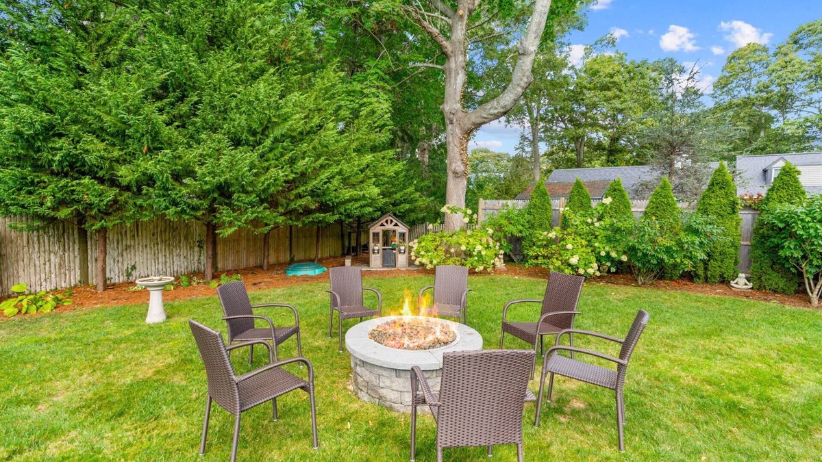 Centerville House | New Listing! Charming Ranch with Pond Access — Min. to Craigville Beach, Centerville Village & Ferry