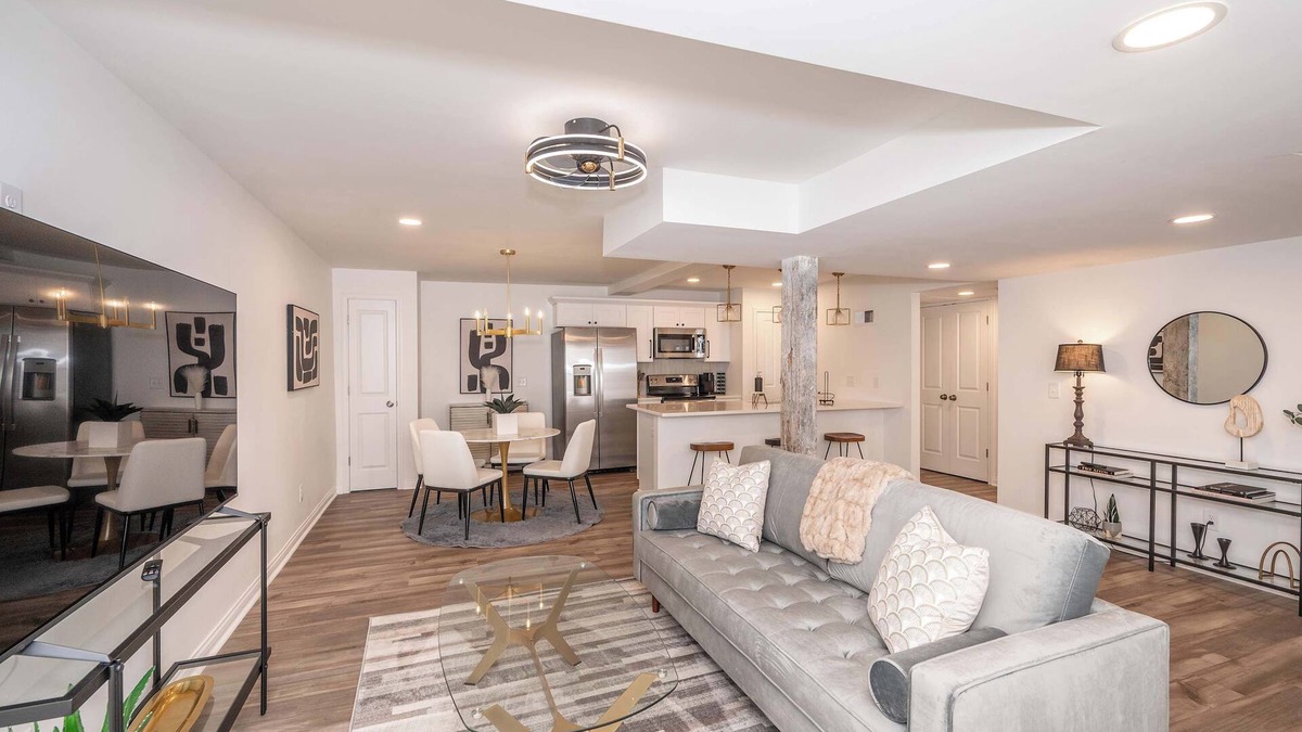 Covington Condo | *New Listing* Covington Charm Suites