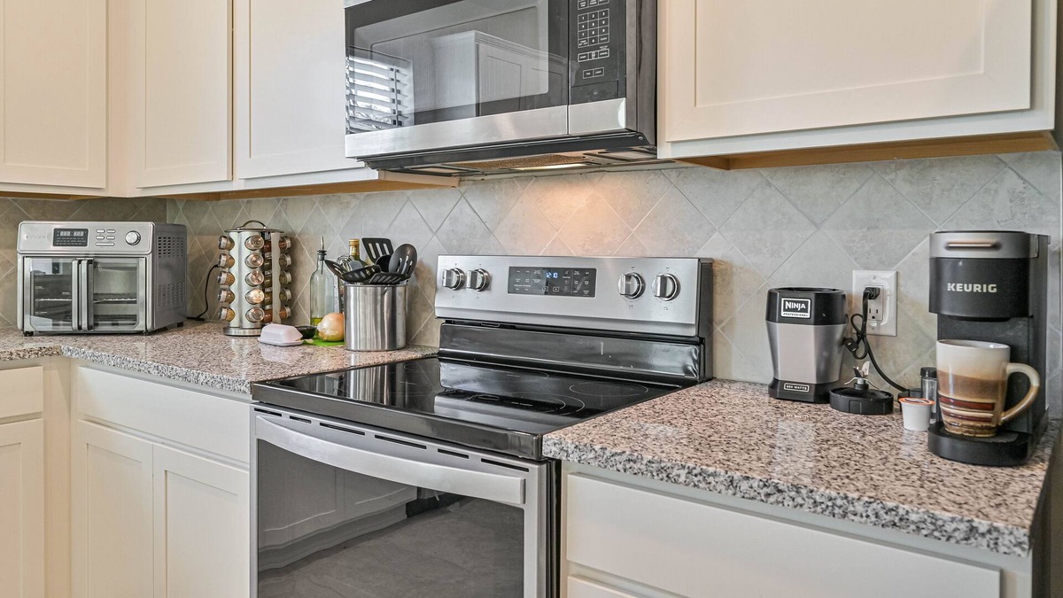 North Fort Myers House | New Listing! Enclaves @ Eagle Landing ~ Florida Living Single Family Home