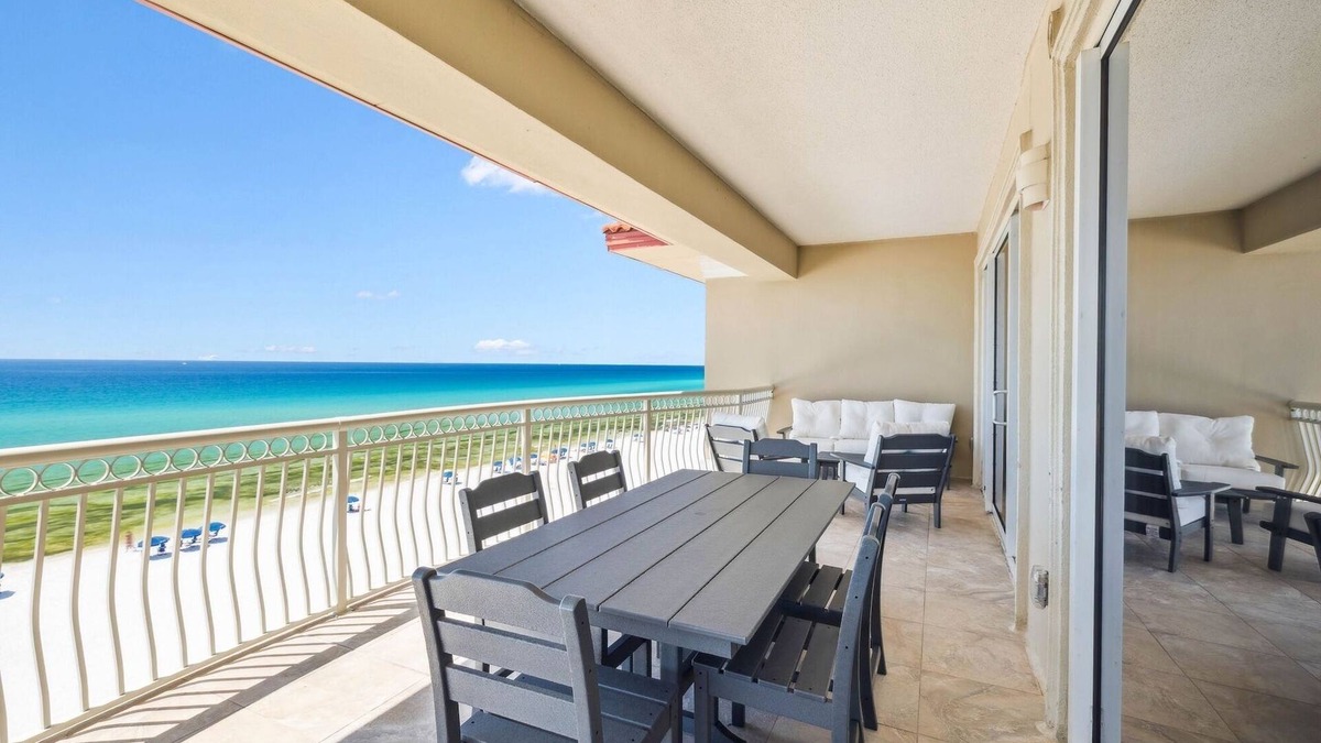 Crystal Beach Condo | New Listing! Gulf Front Penthouse! Community Amenities, Including a Pool and Hot Tub!