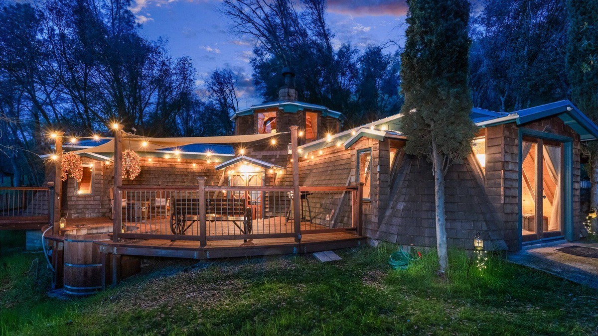 Coarsegold Cabin | New Listing- Hobbit House @ Yosemite w/spa/firepit/unique